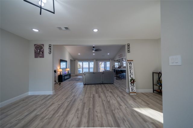 1425 Oak Hill Drive, Kemp, TX 75143