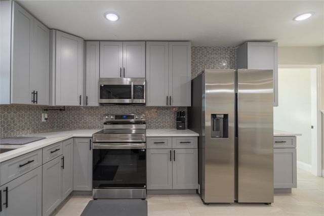 1425 Oak Hill Drive, Kemp, TX 75143