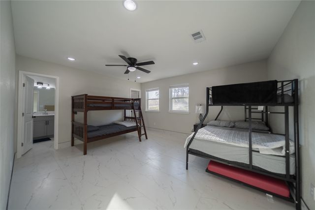 1425 Oak Hill Drive, Kemp, TX 75143