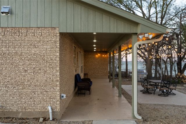 1425 Oak Hill Drive, Kemp, TX 75143