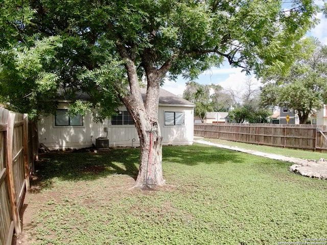 6203 Valley Knight, San Antonio, TX 78250