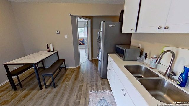6203 Valley Knight, San Antonio, TX 78250