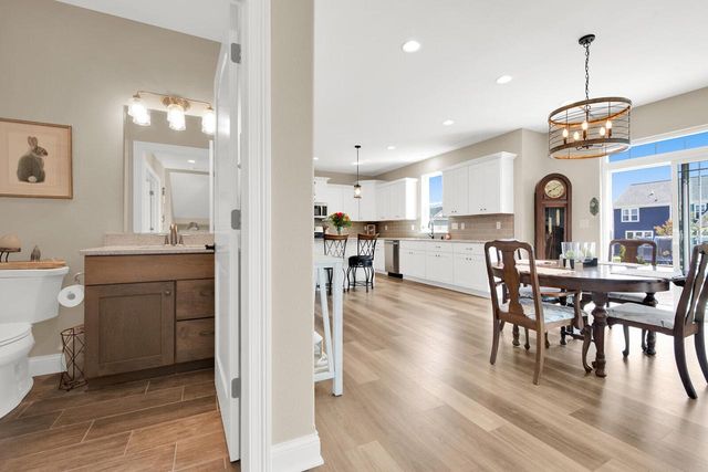 184 Winterberry LANE, Grafton, WI 53024