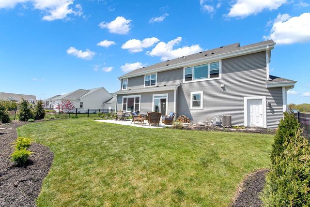 184 Winterberry LANE, Grafton, WI 53024