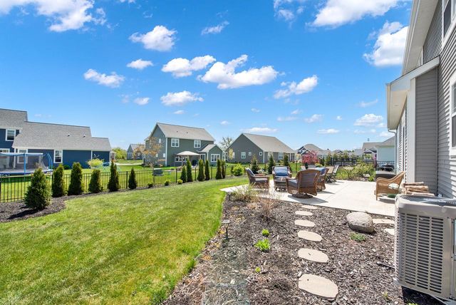 184 Winterberry LANE, Grafton, WI 53024