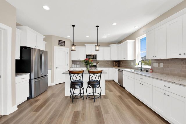 184 Winterberry LANE, Grafton, WI 53024