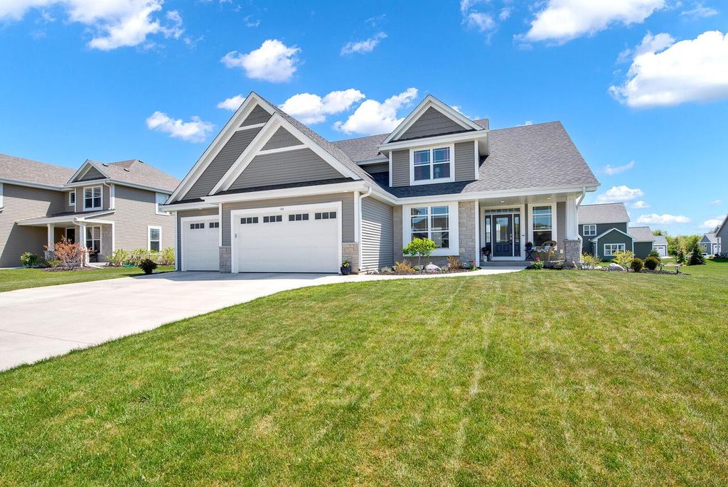 184 Winterberry LANE, Grafton, WI 53024