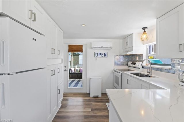 2649 Coco Plum DR, Matlacha, FL 33993