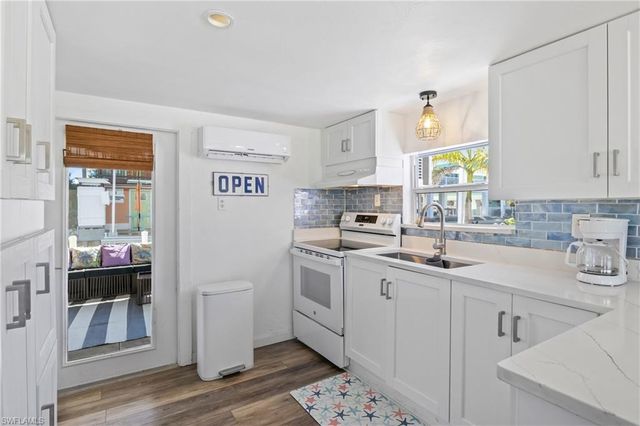 2649 Coco Plum DR, Matlacha, FL 33993