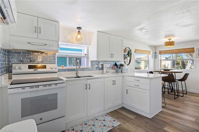 2649 Coco Plum DR, Matlacha, FL 33993