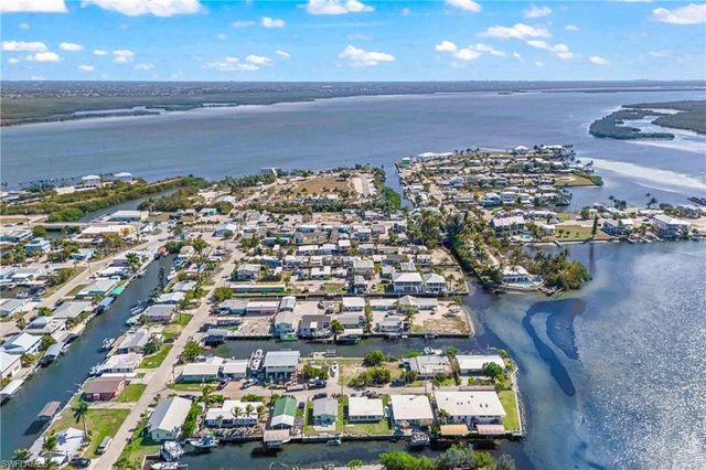 2649 Coco Plum DR, Matlacha, FL 33993