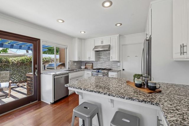 15333 Calle Juanito, San Diego, CA 92129