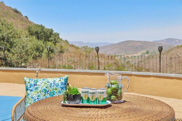 15333 Calle Juanito, San Diego, CA 92129