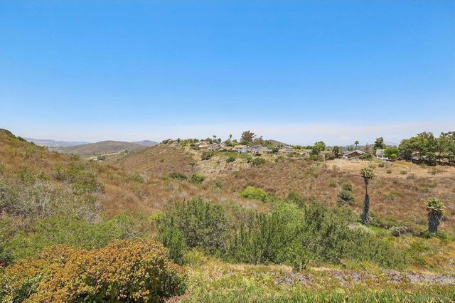 15333 Calle Juanito, San Diego, CA 92129