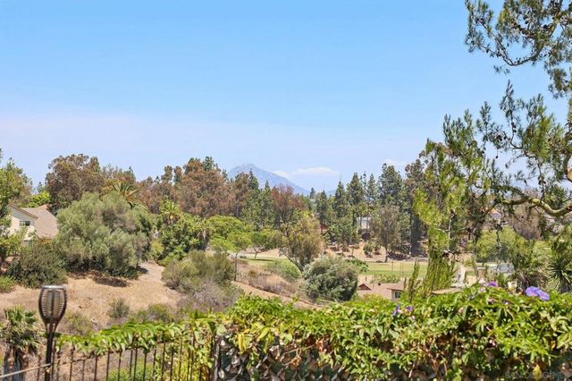 15333 Calle Juanito, San Diego, CA 92129