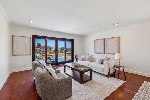 15333 Calle Juanito, San Diego, CA 92129