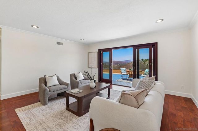 15333 Calle Juanito, San Diego, CA 92129