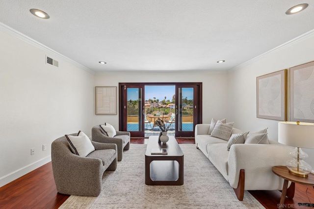 15333 Calle Juanito, San Diego, CA 92129
