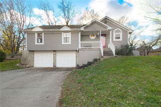 2021 8th Street, Blue Springs, MO 64015