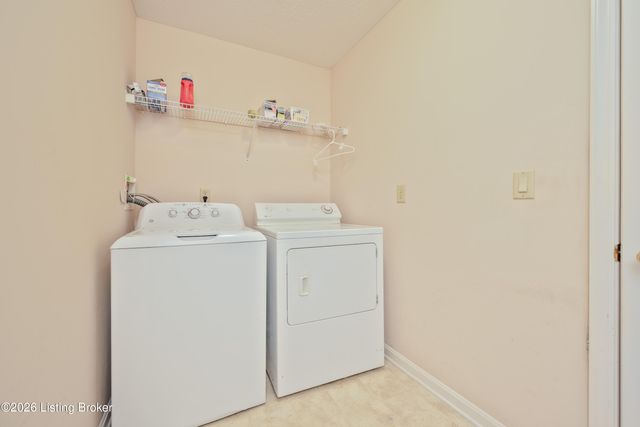 3035 Barrington Ct, New Albany, IN 47150