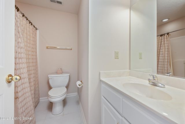 3035 Barrington Ct, New Albany, IN 47150