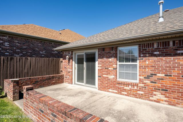 3035 Barrington Ct, New Albany, IN 47150