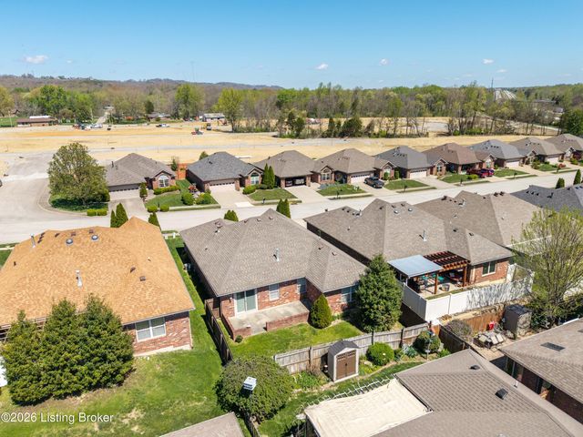 3035 Barrington Ct, New Albany, IN 47150