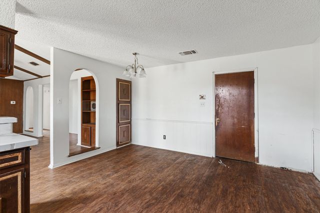 7537 Folkstone Drive, Forest Hill, TX 76140