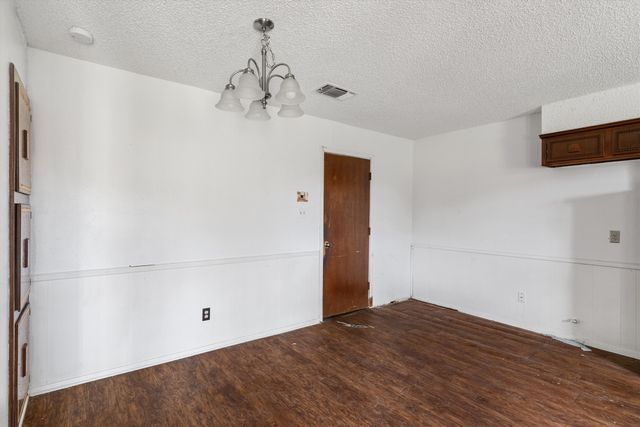 7537 Folkstone Drive, Forest Hill, TX 76140