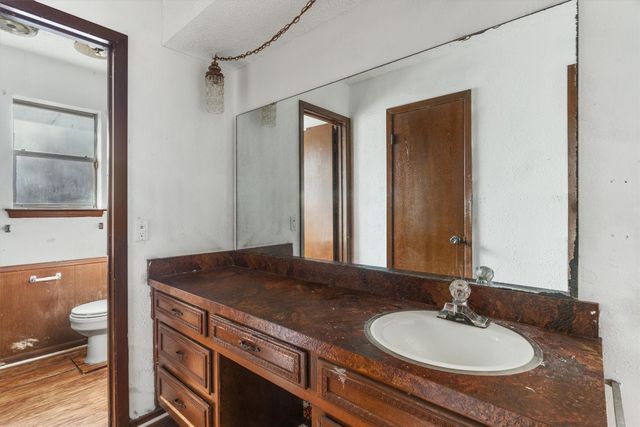 7537 Folkstone Drive, Forest Hill, TX 76140