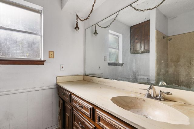 7537 Folkstone Drive, Forest Hill, TX 76140