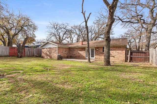 7537 Folkstone Drive, Forest Hill, TX 76140