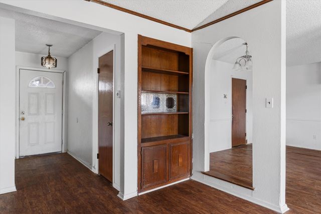 7537 Folkstone Drive, Forest Hill, TX 76140