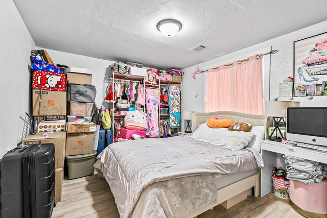 105 Queens Gate Court, Central Point, OR 97502