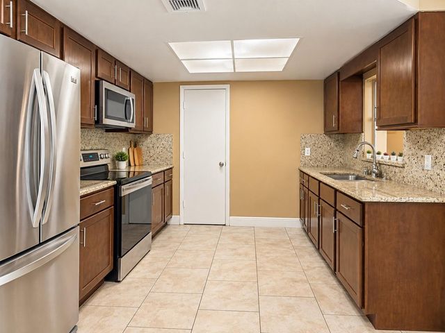 77 HARNESS LANE, Kissimmee, FL 34743