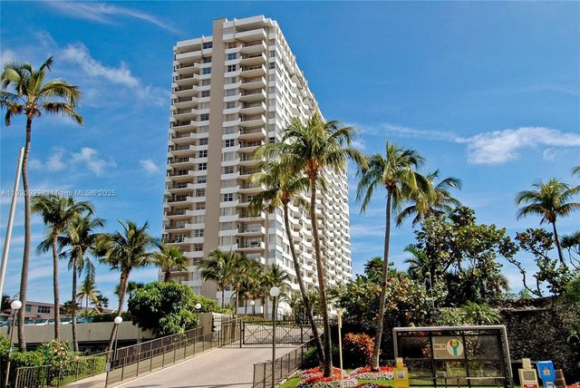 1985 S Ocean Dr 17D, Hallandale Beach, FL 33009