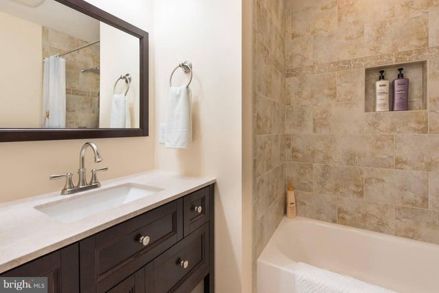 1618 PALM SPRINGS DR, Vienna, VA 22182
