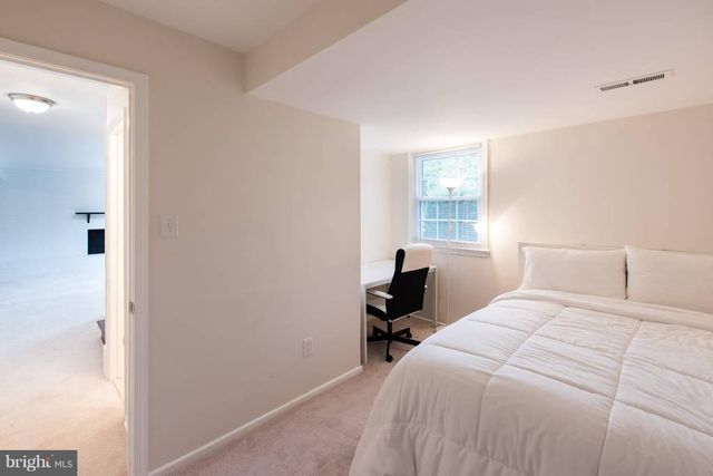1618 PALM SPRINGS DR, Vienna, VA 22182