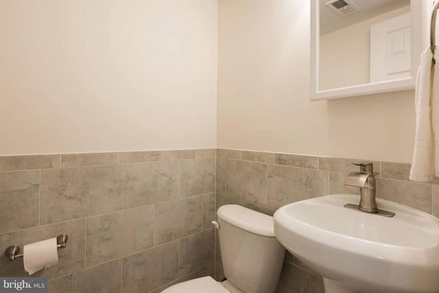 1618 PALM SPRINGS DR, Vienna, VA 22182