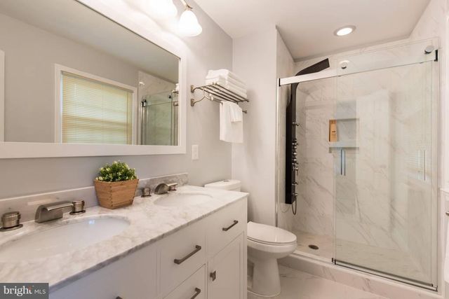 1618 PALM SPRINGS DR, Vienna, VA 22182