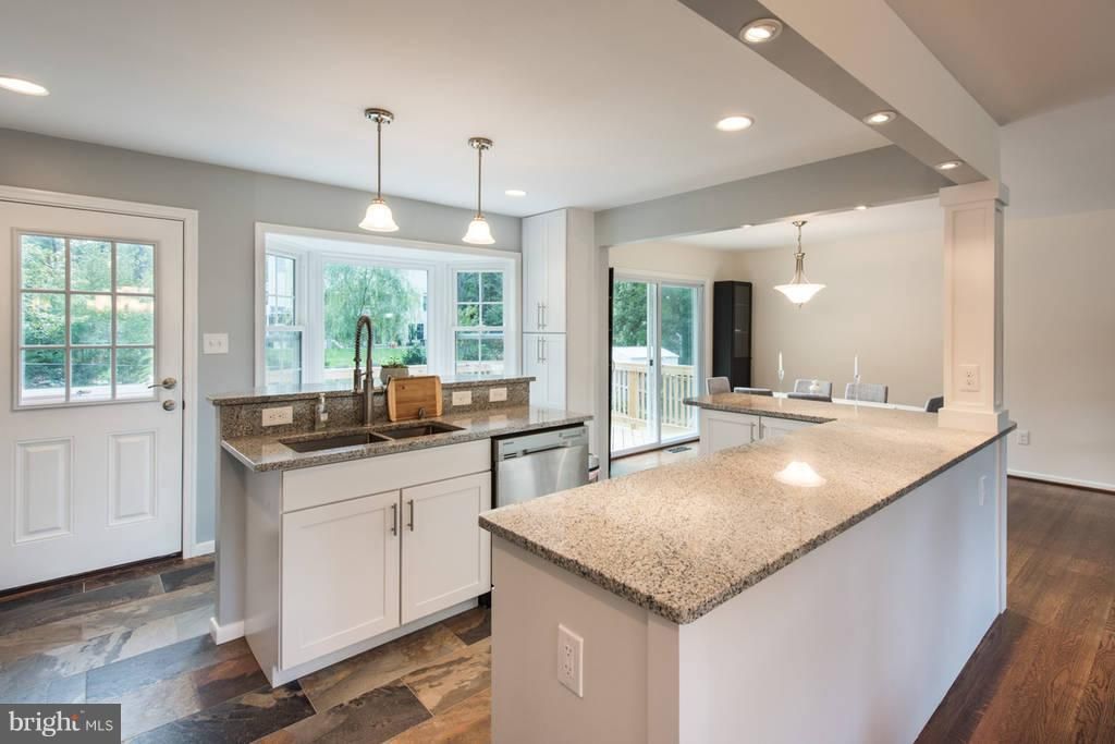 1618 PALM SPRINGS DR, Vienna, VA 22182