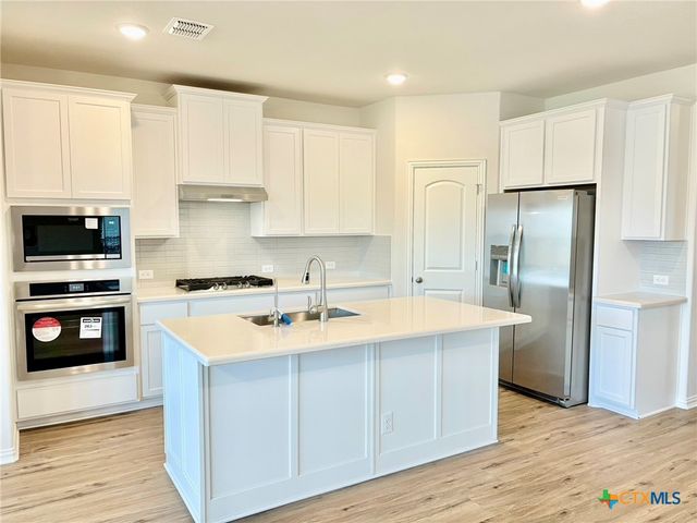 1862 Pining Street, New Braunfels, TX 78132