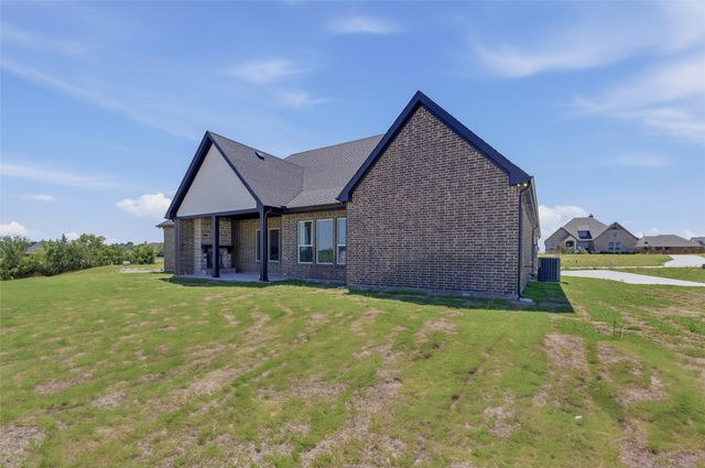 815 Valley Ridge Road, Van Alstyne, TX 75495