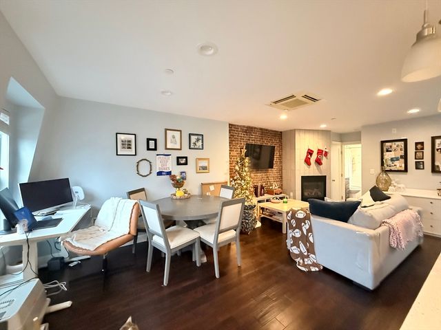 795 East 3rd St 3, Boston, MA 02127