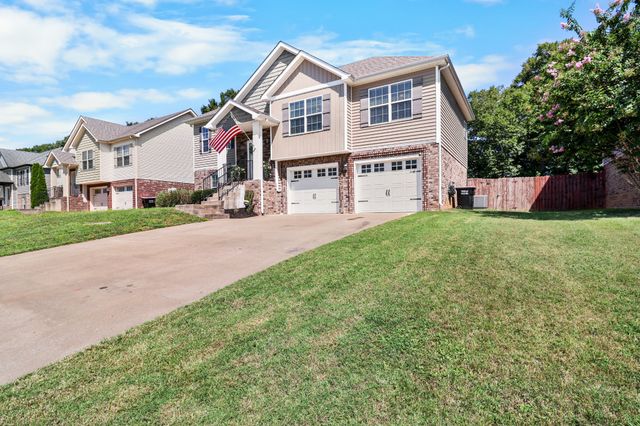 773 Banister Dr, Clarksville, TN 37042