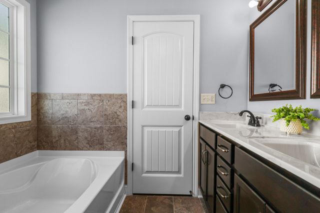 773 Banister Dr, Clarksville, TN 37042