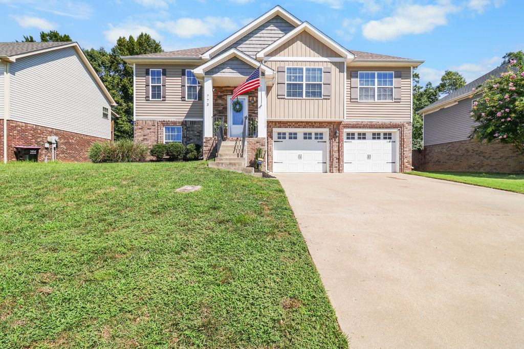 773 Banister Dr, Clarksville, TN 37042
