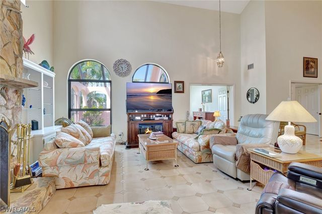 4607 SW 5th PL, Cape Coral, FL 33914