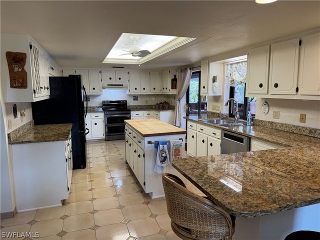 4607 SW 5th PL, Cape Coral, FL 33914