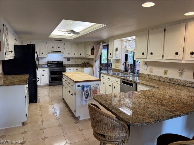 4607 SW 5th PL, Cape Coral, FL 33914